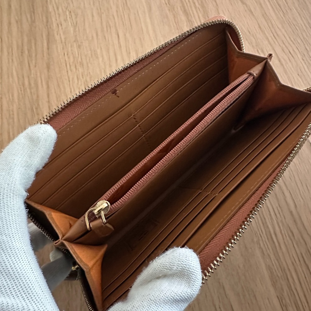 MCM Cognac Zipper Long wallet - Picture 10 of 14